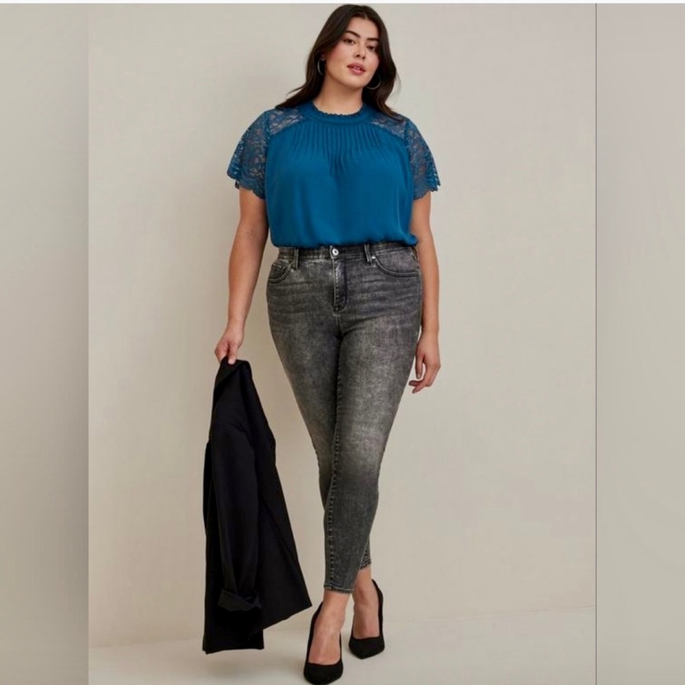 Torrid short sleeves blouse